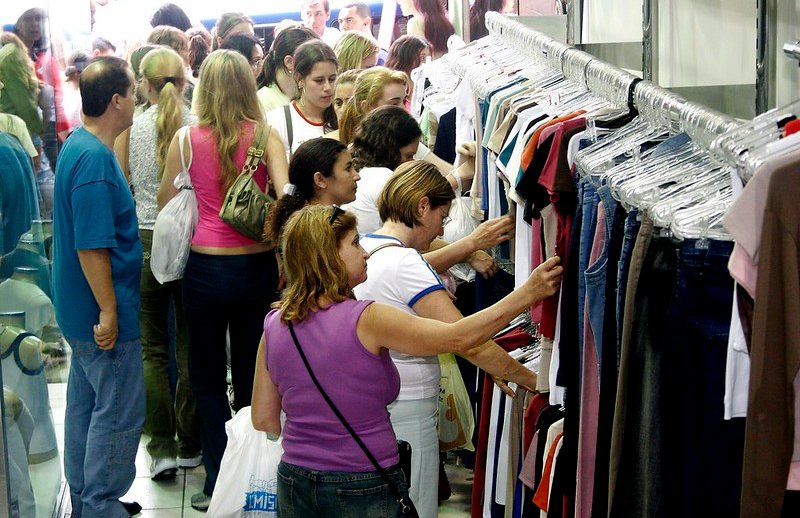 08-09-22_11-35-33_consumo-consumidor-compras-vestuario-foto-paulopampolin-dc.jpg