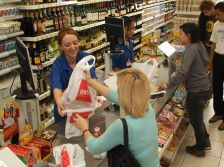 29-04-23_09-48-20_dcomercio-consumidor-atendimento-extra-comercio-foto-nilanigoettems-dc_thumb224x167.jpg
